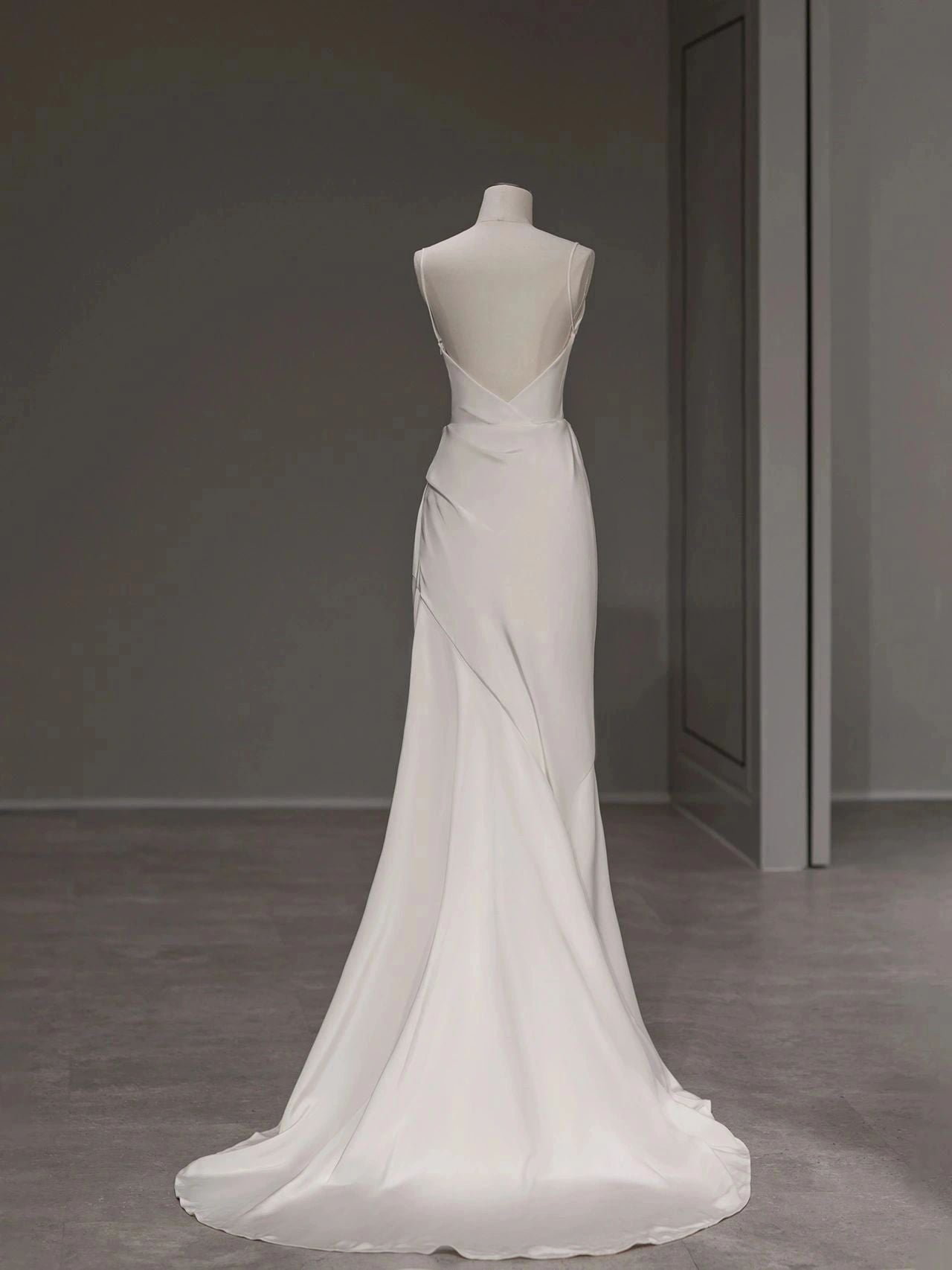 Elegant Spaghetti Straps Sheath Simple Silk Wedding Dress Elegant Spaghetti Straps Sheath Simple Silk Wedding Dress