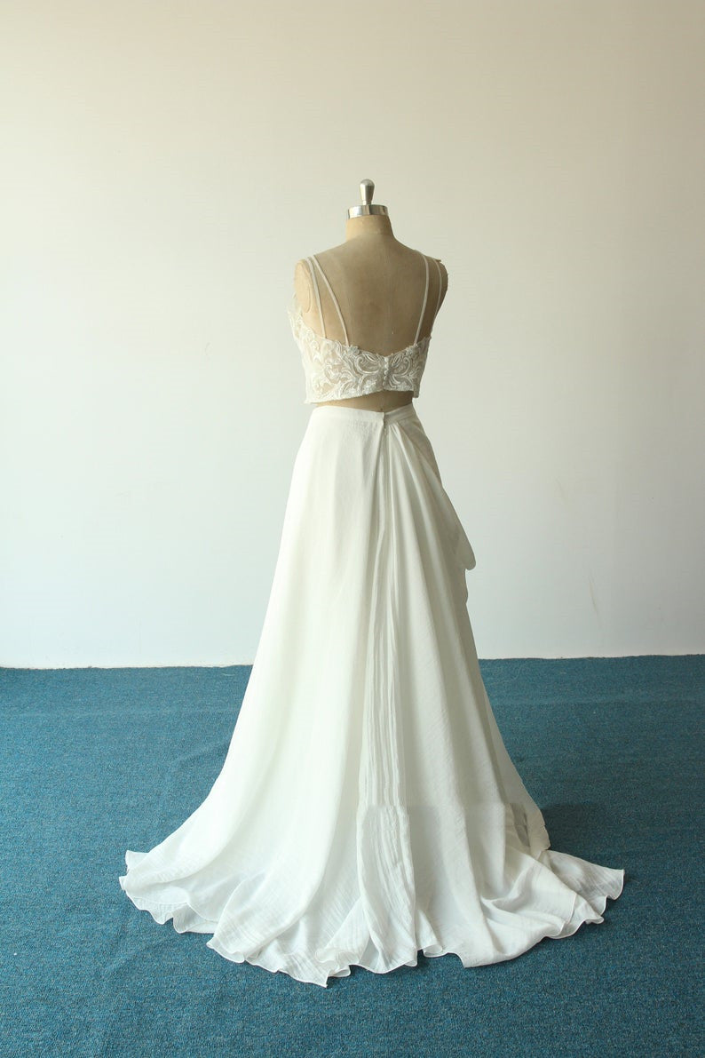 Unique Flowy Chiffon Spaghetti Straps Two Piece Crop Top Bridal Wedding Dress Unique Flowy Chiffon Spaghetti Straps Two Piece Crop Top Bridal Wedding Dress