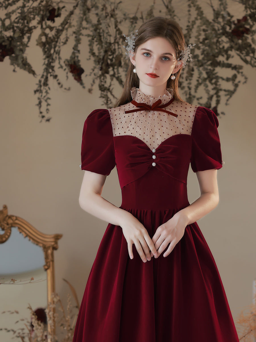 Robe de bal longue en velours bordeaux princesse vintage chic