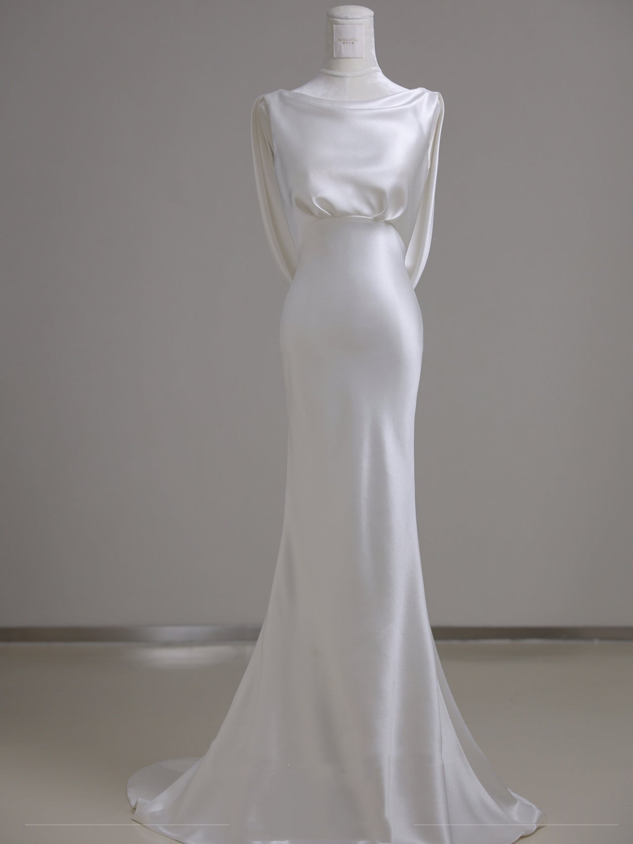 Vintage Sheath Silk Wedding Dress with Long Sleeves - DollyGown
