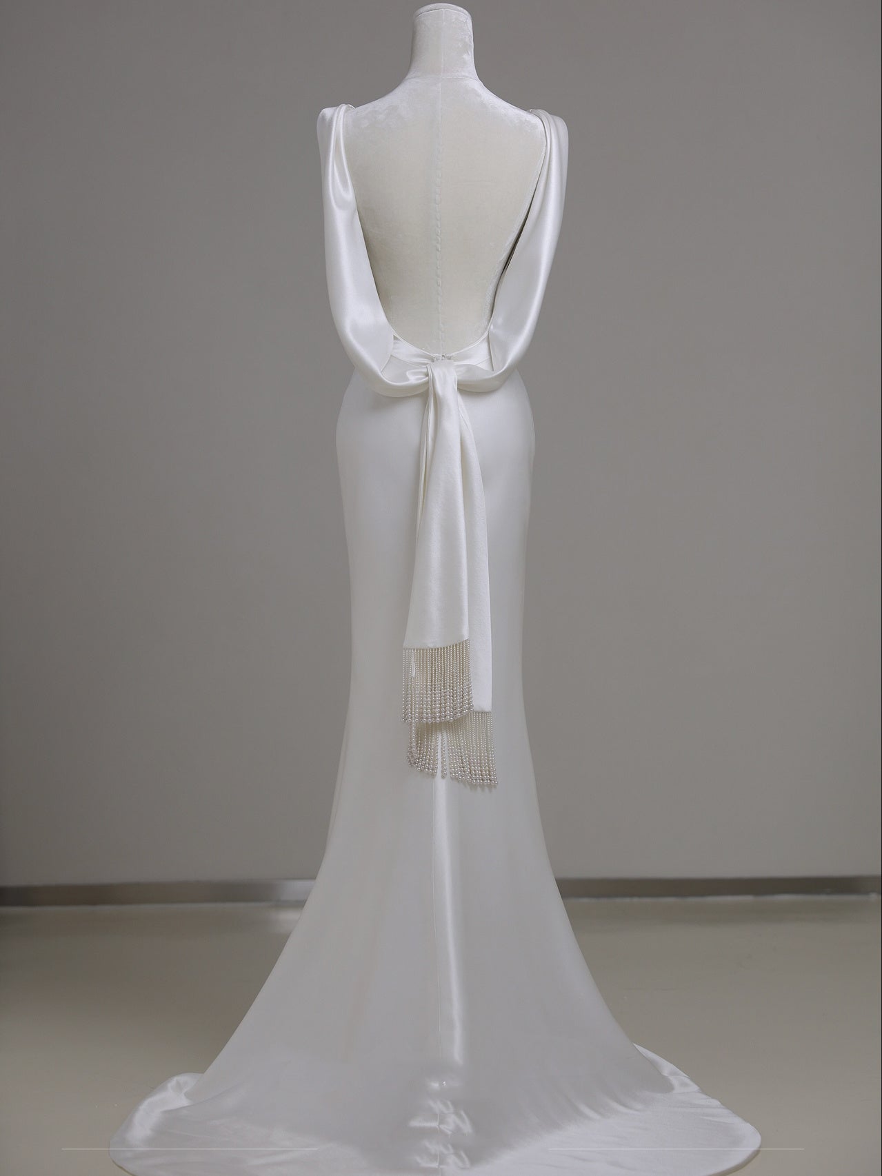 Vintage Sheath Silk Wedding Dress with Long Sleeves - DollyGown